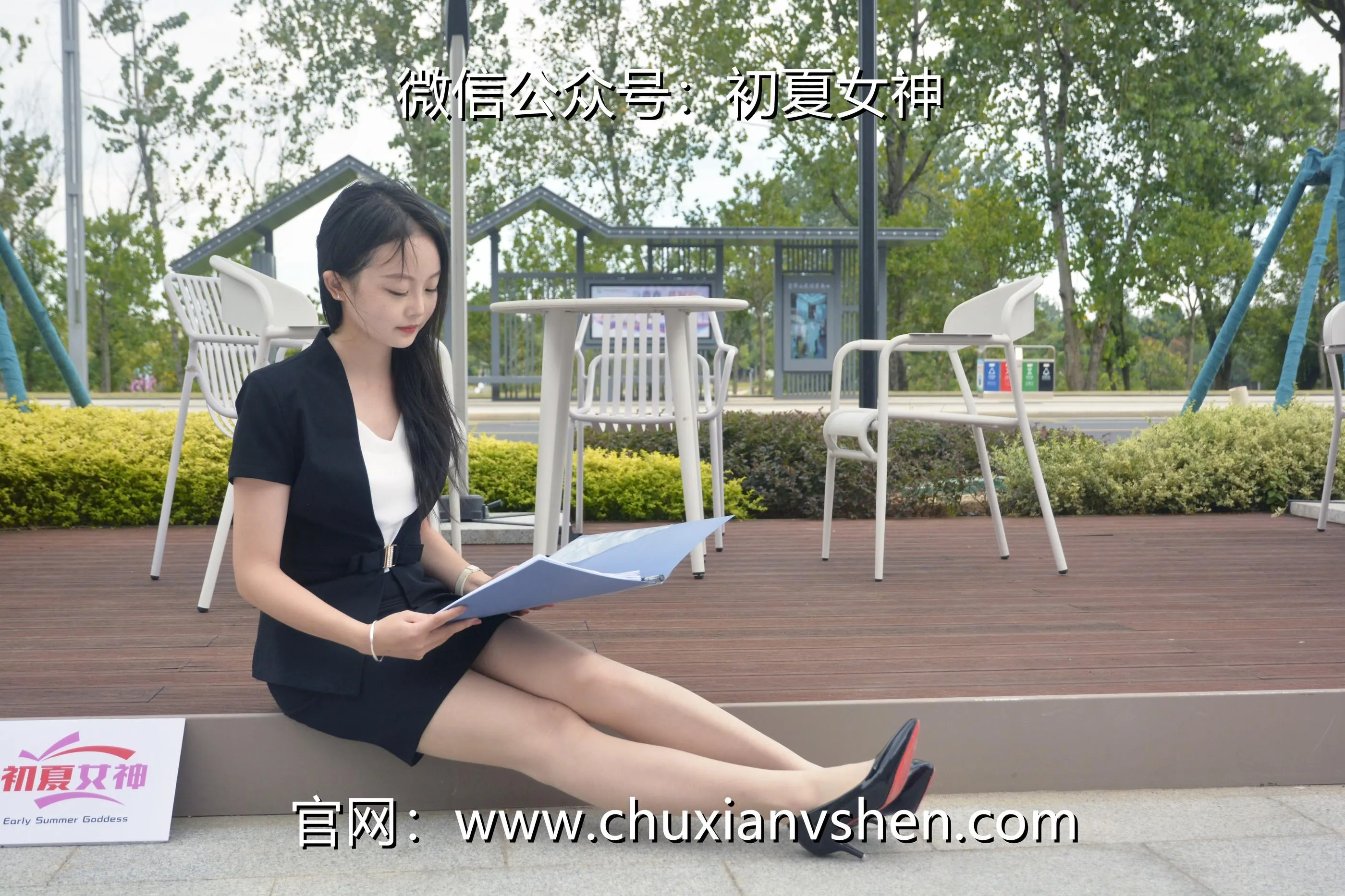 初夏女神 NO.026 双双 售楼兼职 [160P]插图3